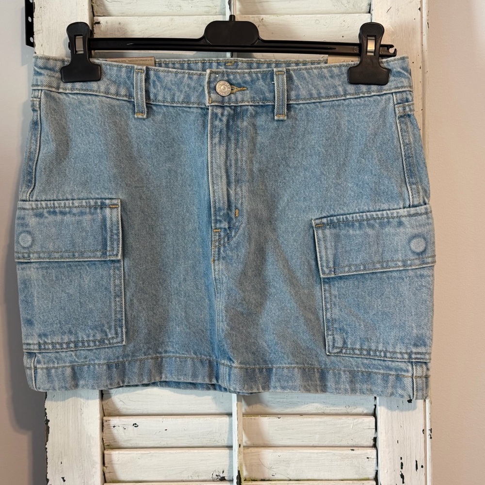 LEVIS Y2K Style Cargo Denim Mini Skirt boho grunge 90’s casual indie western